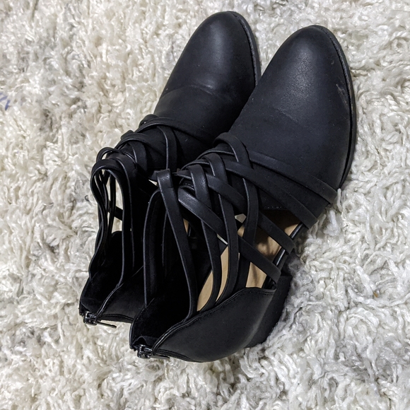 Basic black booties size 8.5 - Picture 2 of 4